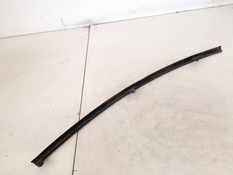 Chrysler Voyager 1998 Уплотнитель пояса кузова - задний левый - Thumbnail 3