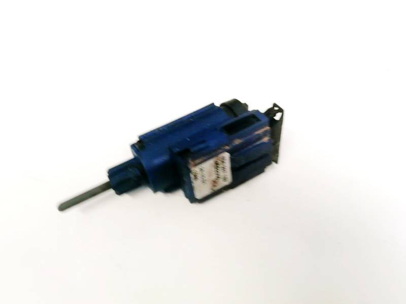 8E0927189B Volkswagen Transporter 2005 Stabdziu zibintu daviklis (rele-varlyte)