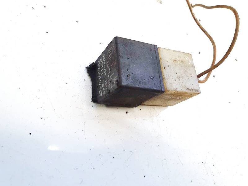 SARL112DF Volkswagen Passat 1994 Relais