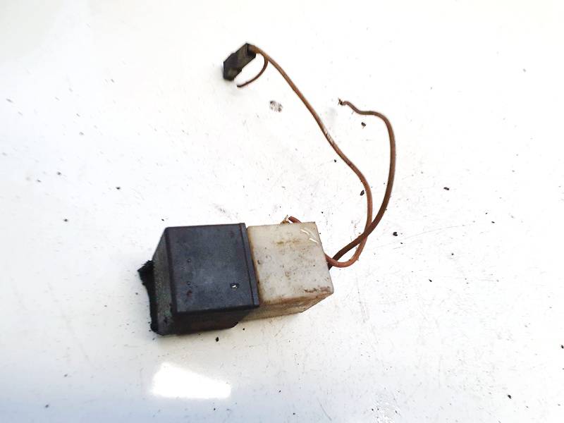 SARL112DF Volkswagen Passat 1994 Relay module - Thumbnail 2