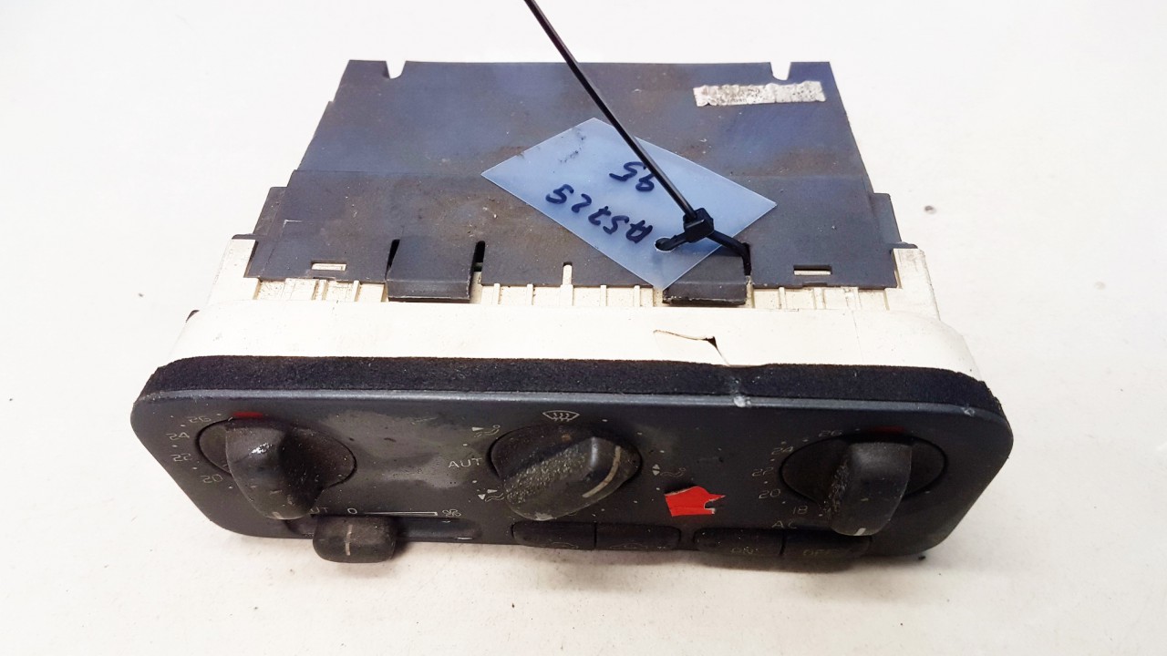 USED USED Climate Control Panel (heater control switches) Volvo V70