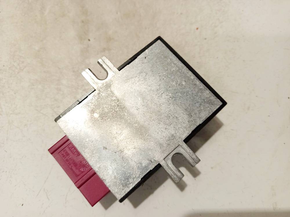 724038901 BMW 7-Series 2015 Polttoainepumpun rele - Thumbnail 2