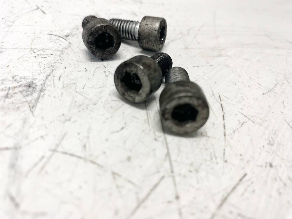 BMW 1-Series 2006 Винт прижимной пластины - Thumbnail 2