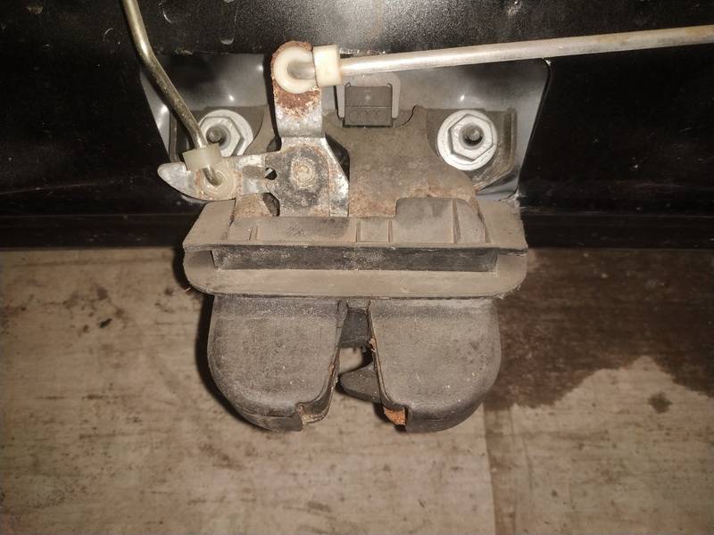 Audi A6 2001 Takaluukun lukko - TAKANA - Thumbnail 2