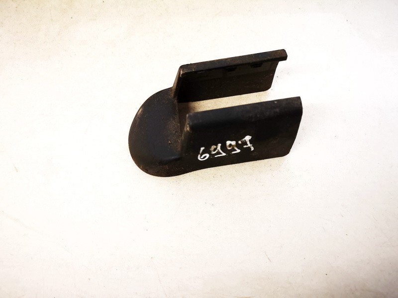 98ABA618K88 Ford Focus 2000 Salono apdaila (plastmases)