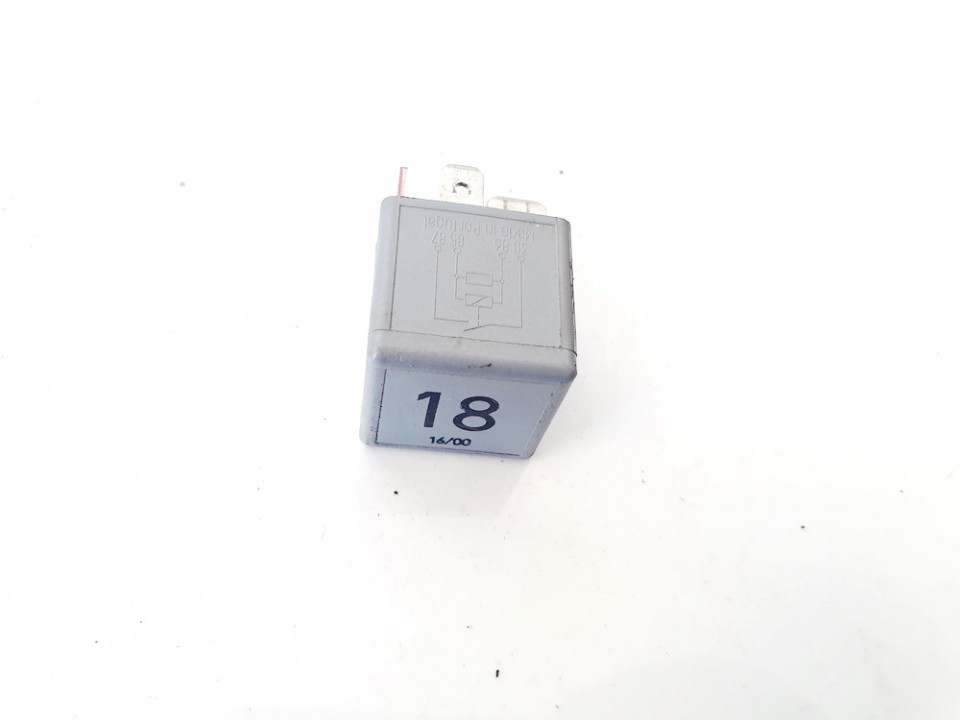 191937503 Volkswagen Golf 1998 Relay module | EuroImpex
