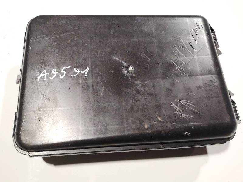 8D0927613 Volkswagen Passat 2001 Fuse box