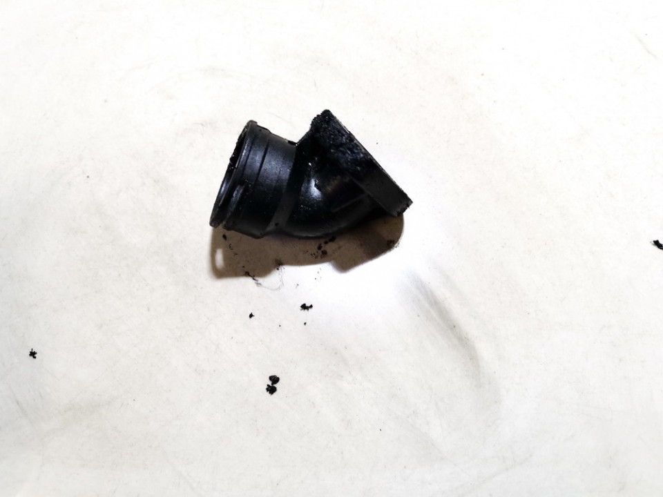 028103111A Volkswagen Golf 1993 Kołnierz układu chłodzenia (pokrywa obudowy termostatu układu chłodzenia silnika) - Thumbnail 3