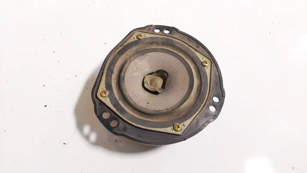 EAS12P492A Subaru Forester 2000 Auto skaļrunis