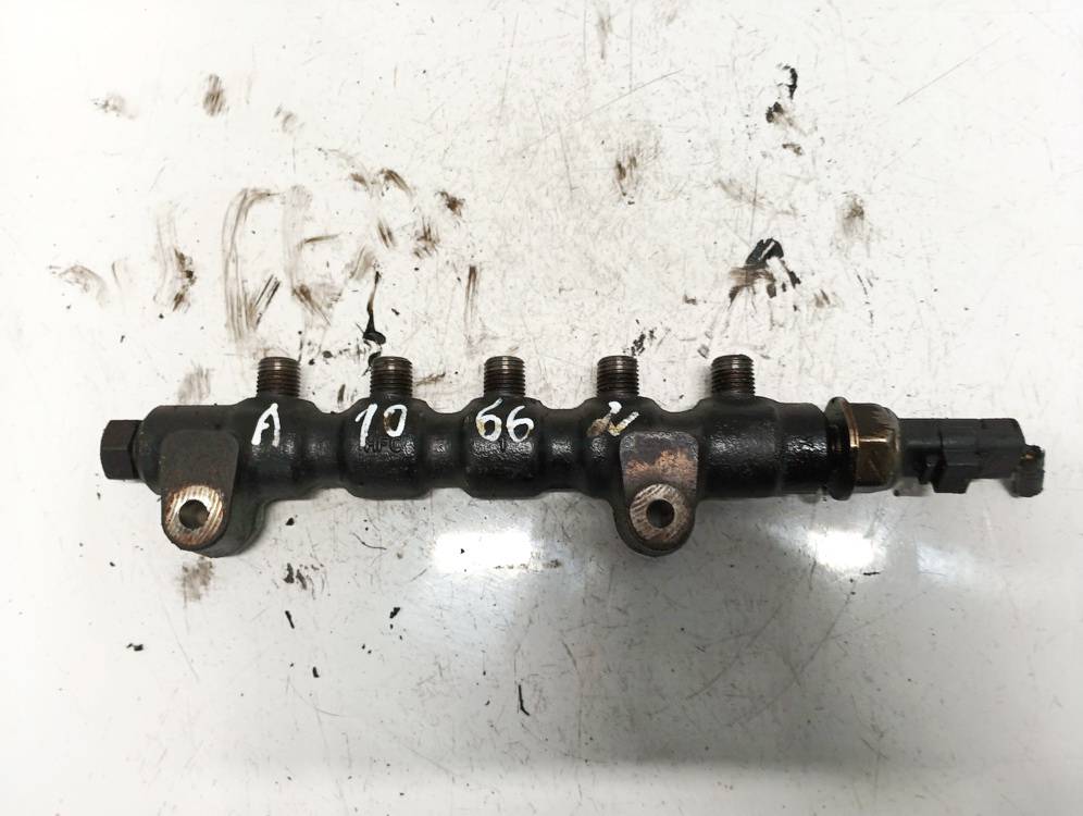9654592680 Volvo V50 2005 Fuel injector rail (injectors)(Fuel distributor)