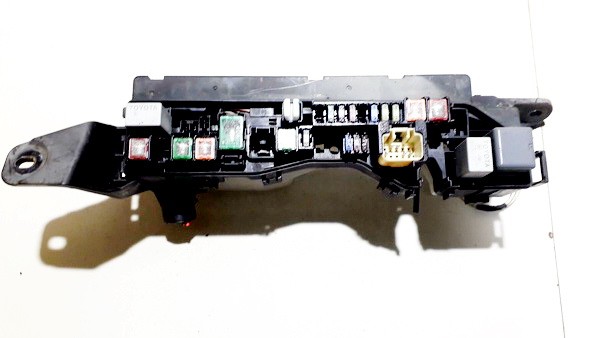 9008087030 Toyota Avensis 2004 Fuse box