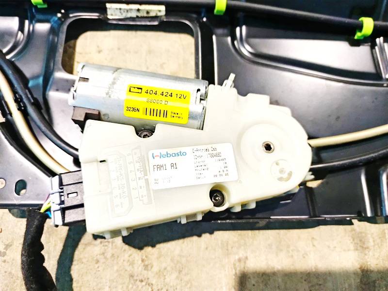 404.424 Peugeot 307 2006 Sunroof Motor