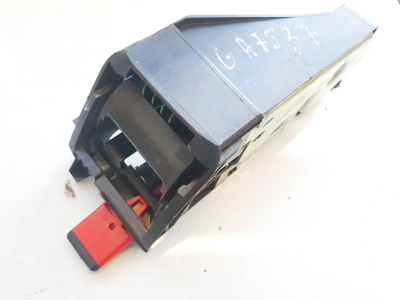 8T898568215S Audi A5 2009 Sedynes spyna