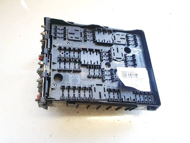 1K0937124K Volkswagen Passat 2006 Fuse box