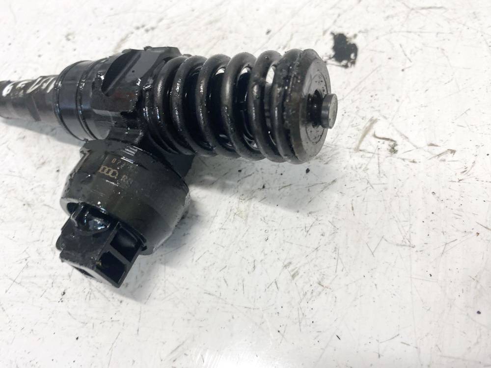 038130073AJ Volkswagen Passat 2005 Fuel Injector - Thumbnail 2
