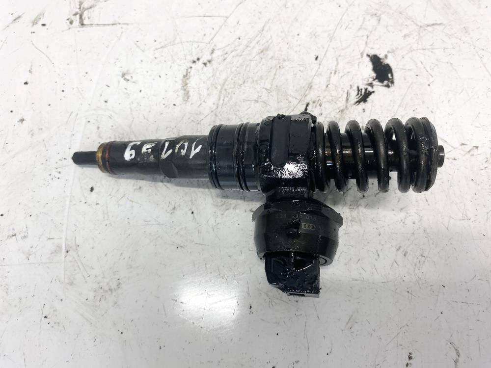 038130073AJ Volkswagen Passat 2005 Fuel Injector