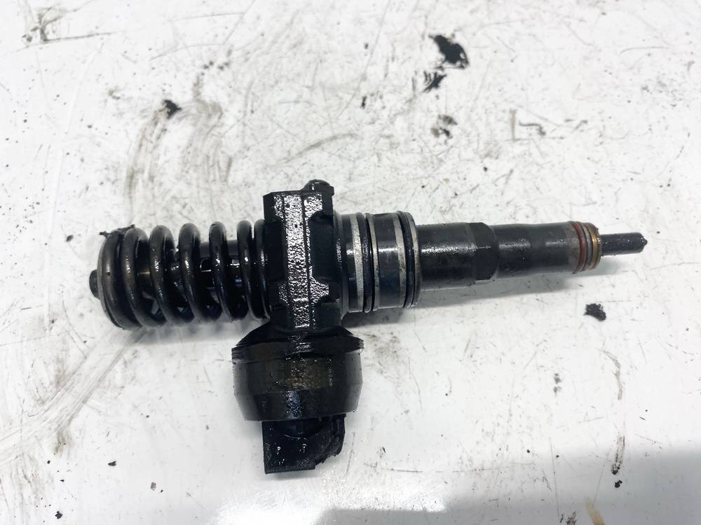 038130073AJ Volkswagen Passat 2005 Fuel Injector