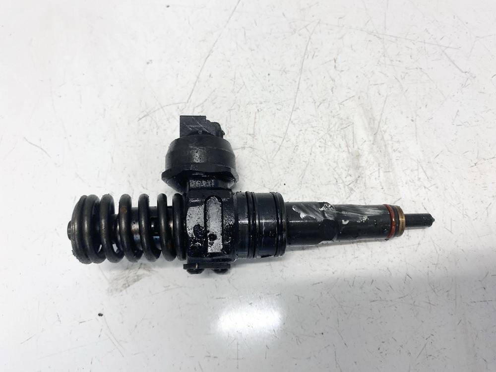 038130073AJ Volkswagen Passat 2005 Fuel Injector