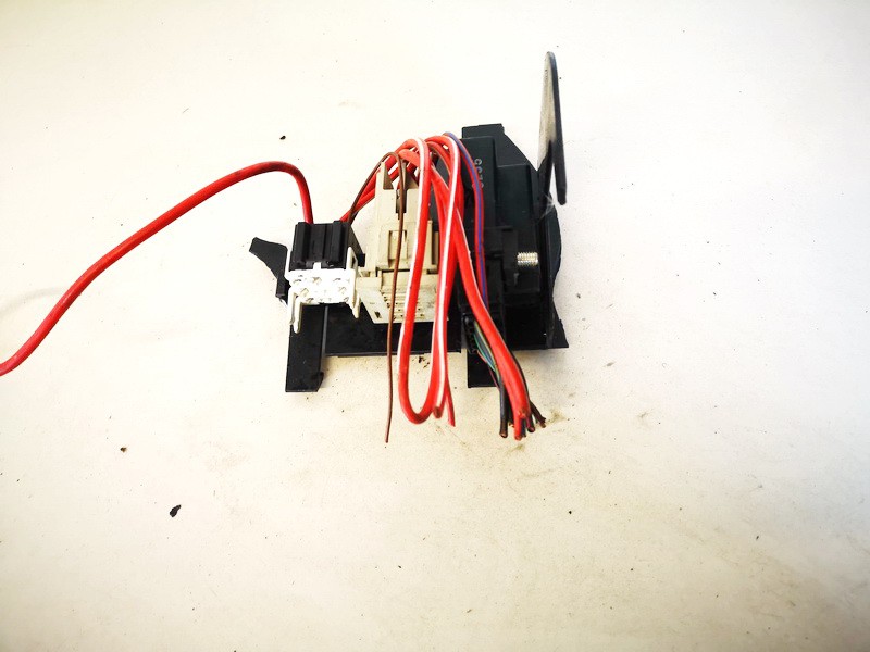 2246919 BMW 5-Series 2002 Glow plug relay - Thumbnail 2