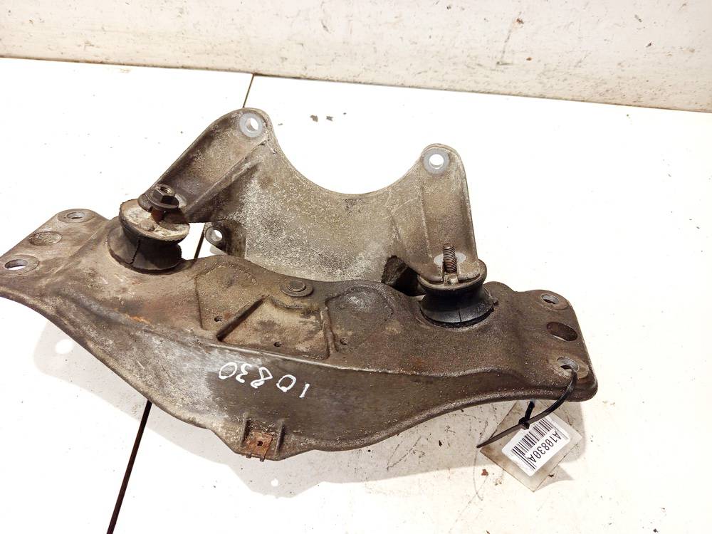 6759680 BMW 7-Series 2002 SOPORTE MOTOR - Soporte de montaje del motor (Usadas)