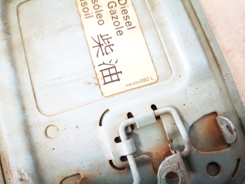 1h0010092l used Fuel door Gas cover Tank cap (FUEL FILLER FLAP