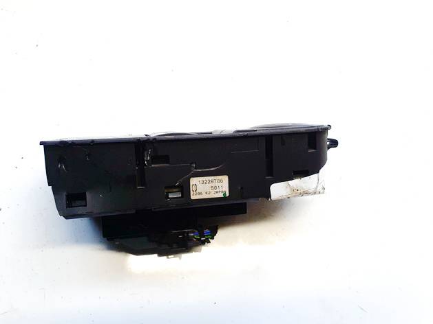 13228706 Opel Astra 2005 Sähkötoimisen ikkunan ohjauskytkin - Thumbnail 2