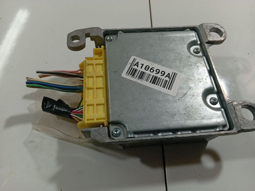 215955102 Toyota Avensis 2007 CALCULATEUR AIRBAG