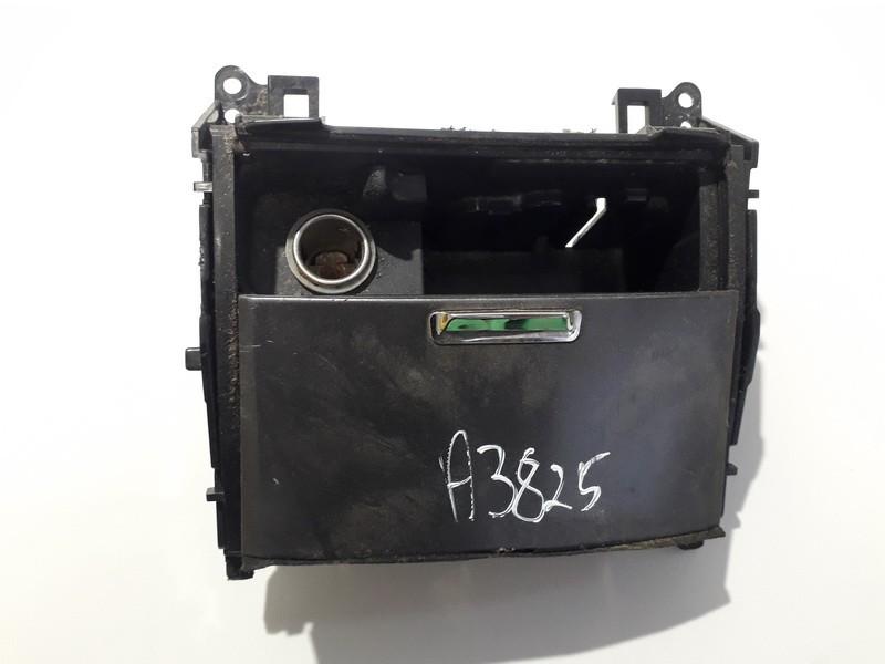 1A421032G Lexus IS - CLASS 2006 Popielniczka