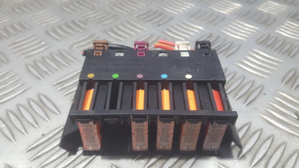 013948371 Mercedes-Benz E-CLASS 2004 Boîte à fusibles