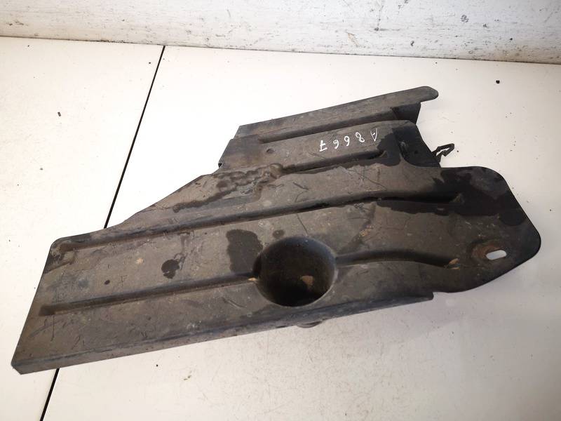 8V4111778AD Ford Kuga 2009 Dessous de caisse