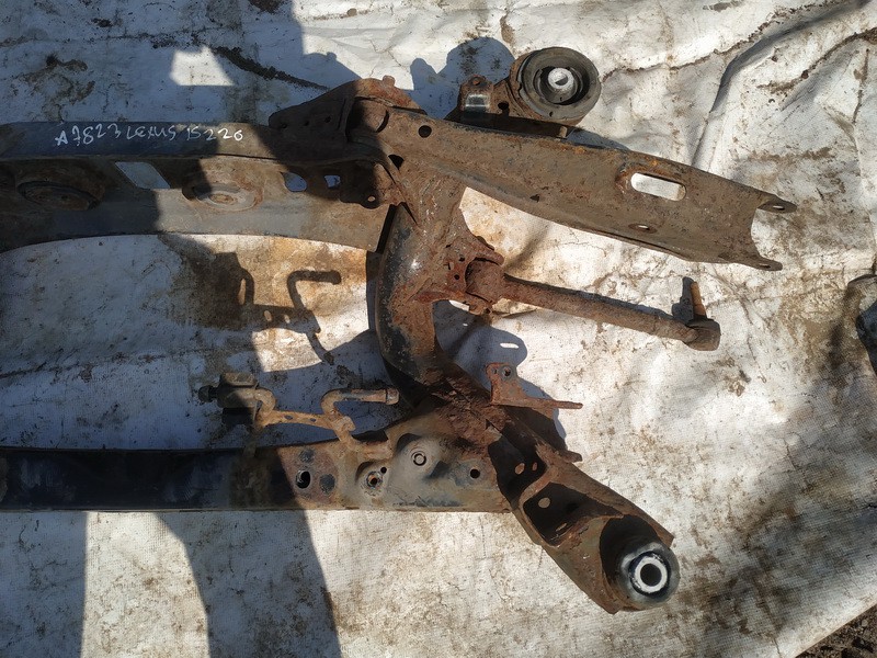 Lexus IS - CLASS 2007 Pont Axial Arrière Avec Moyeux Supports Broche - Thumbnail 3