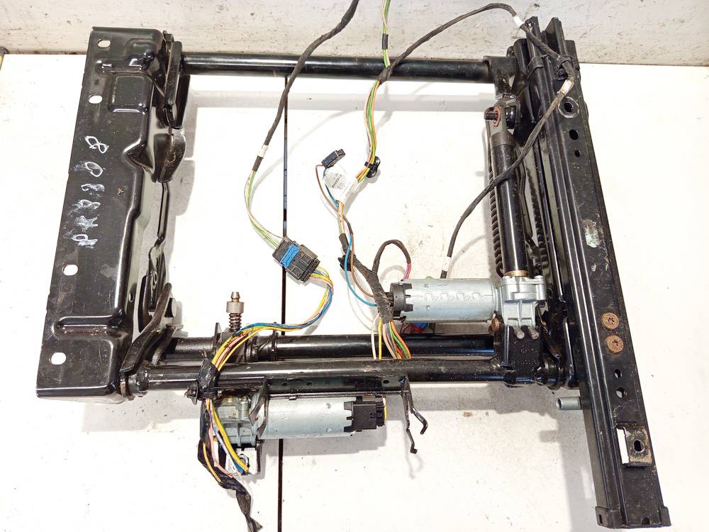 404689 Peugeot 407 2004 Silniczek fotela - PRZEDNIE LEWE