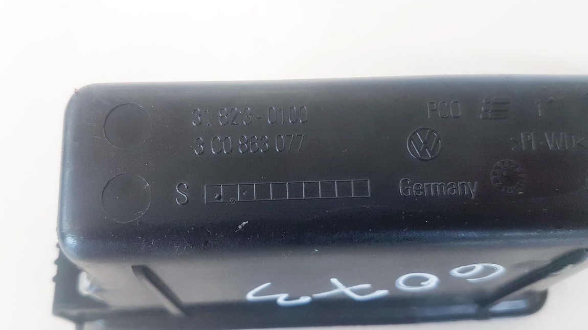 318230100 Volkswagen Passat 2005 Center Console Ashtray (Ash Tray) - Thumbnail 3