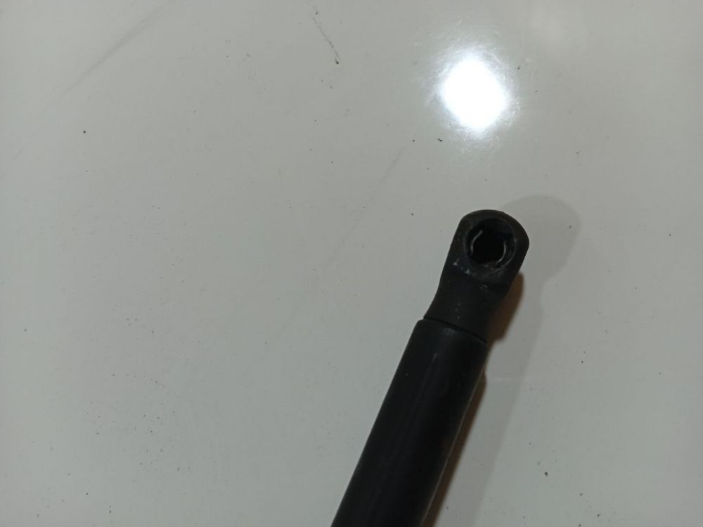 Mazda CX-30 2024 Takaluukun iskunvaimennin - TAKANA - Thumbnail 2