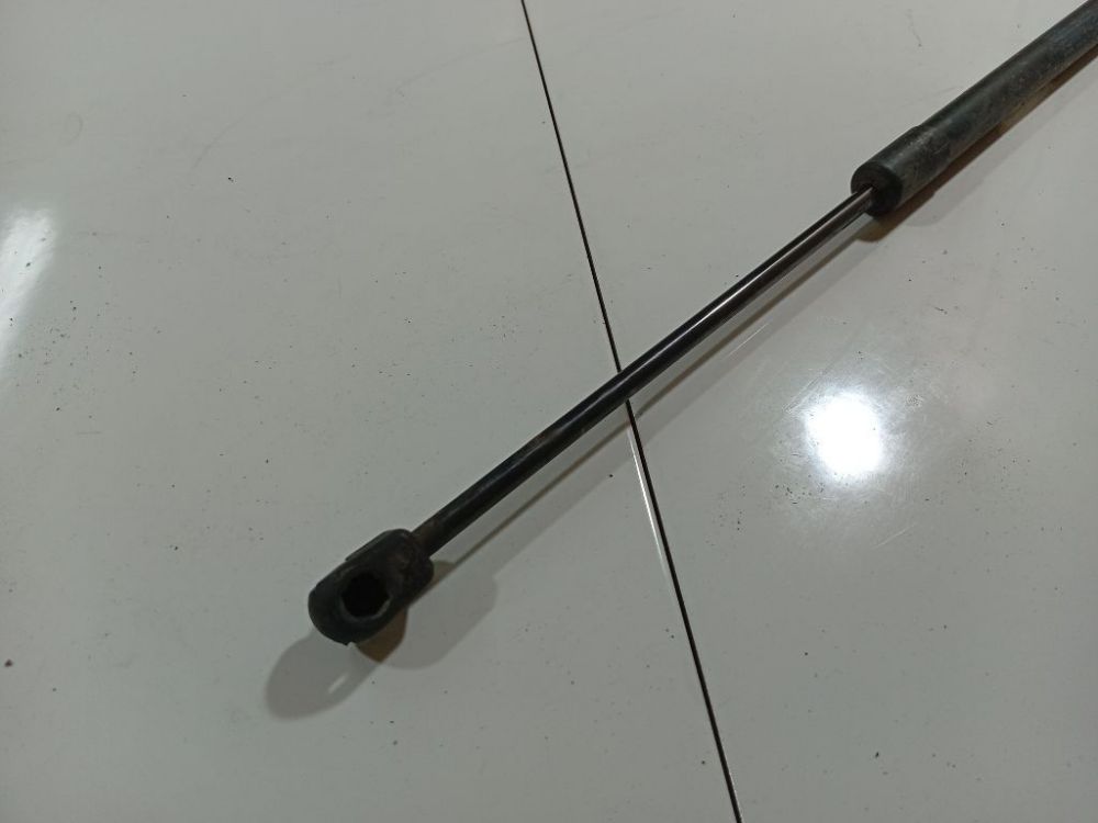 Mazda CX-30 2024 Takaluukun iskunvaimennin - TAKANA - Thumbnail 3