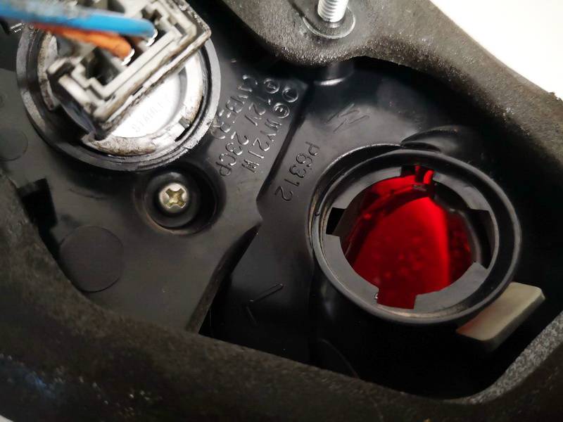 P6312 Mazda 3 2007 Aizmugurējais lukturis - AIZMUGURE PA KREISI - Thumbnail 3