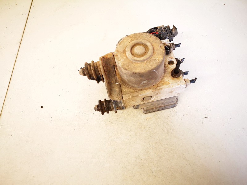 2K0907379B Volkswagen Caddy 2004 ABS Unit (ABS Brake Pump)
