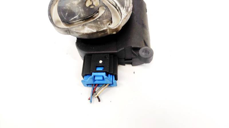 8E1820511C Audi A4 2001 Silnik klapki nagrzewnicy - Thumbnail 3