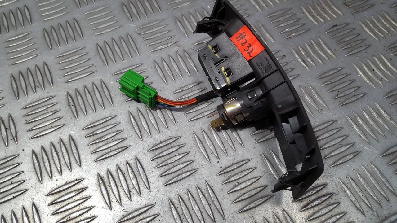 8686026 Volvo V50 2006 Cigarette lighter cover assembly - Thumbnail 2