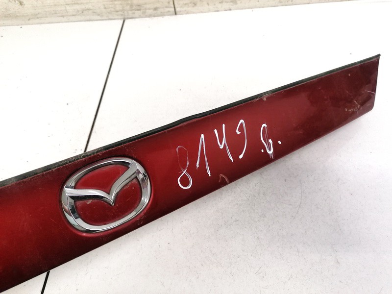 K2443 Mazda 626 1997 Juego de molduras protectoras de la puerta-portón del maletero - Thumbnail 3