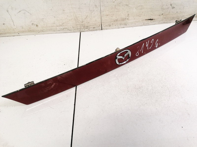 K2443 Mazda 626 1997 Juego de molduras protectoras de la puerta-portón del maletero - Thumbnail 2