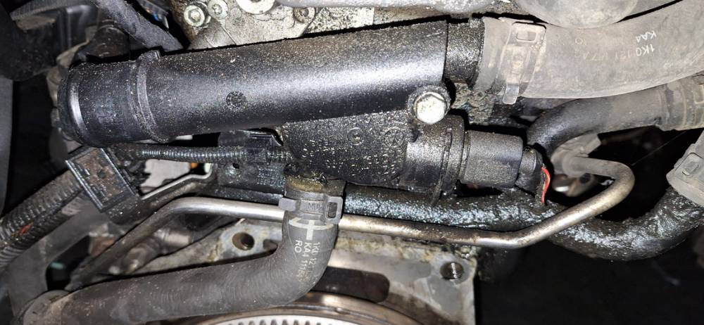 038121132D Volkswagen Touran 2005 Thermostat Housing (Flange)