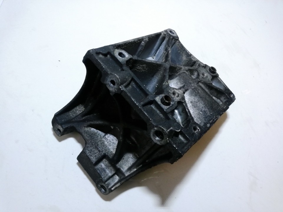 4M5Q19D624CC Ford C-MAX 2005 Ātrumkārbas kronšteins