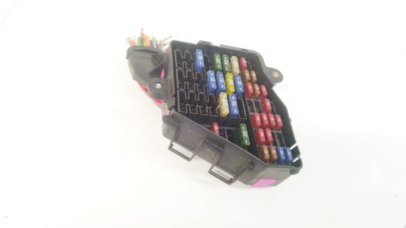 8D1941824 Audi A6 2003 Fuse box