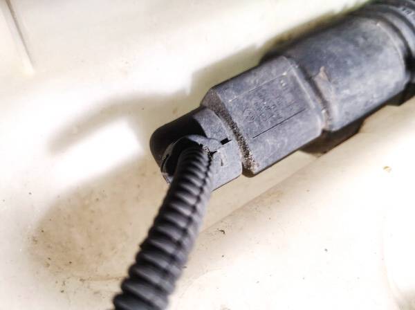 Volkswagen Passat 1997 Silnik Pompy Płynu Do Spryskiwaczy - Thumbnail 3