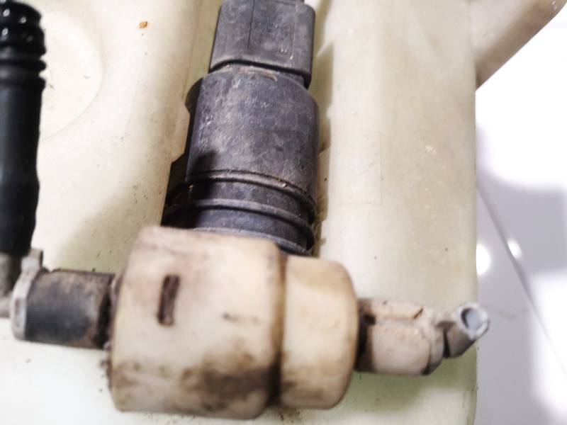 Volkswagen Passat 1997 Silnik Pompy Płynu Do Spryskiwaczy - Thumbnail 2