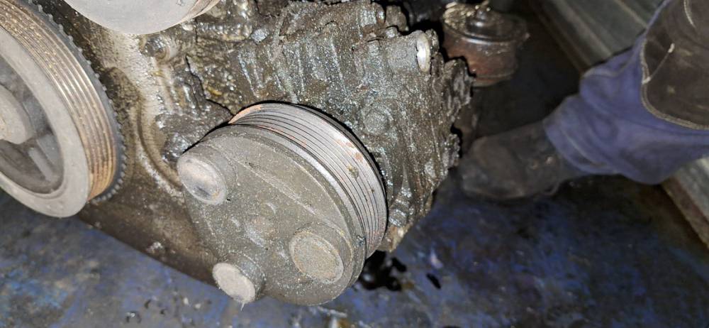 Mazda CX-7 2007 Ilmastointilaitteen pumppu - Thumbnail 2