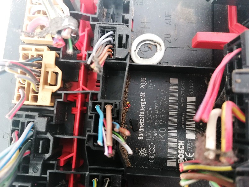 1K0937049T Volkswagen Touran 2004 Fuse box - Thumbnail 3