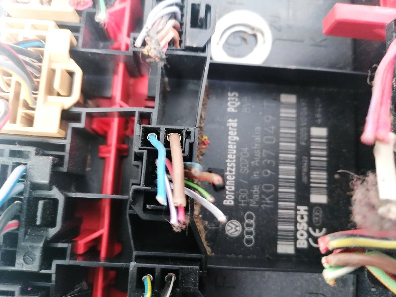 1K0937049T Volkswagen Touran 2004 Fuse box - Thumbnail 2