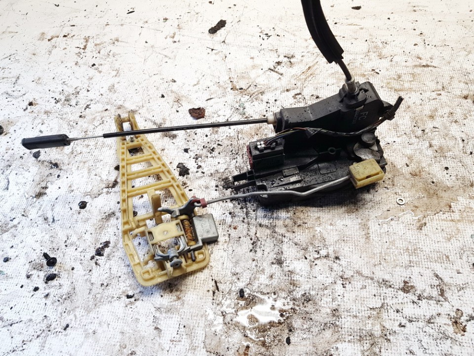 613556841 Opel Signum 2003 Duru spyna P.D.